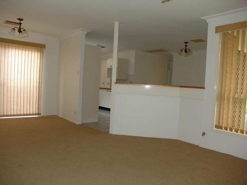 16 Warrego Court, Wattle Grove NSW 2173