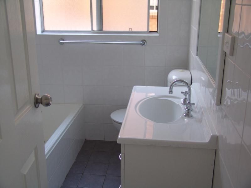 1/10 Drummond Street, Warwick Farm NSW 2170