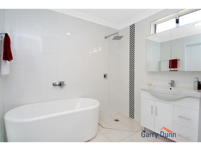 5 Mivo St, Holsworthy NSW 2173