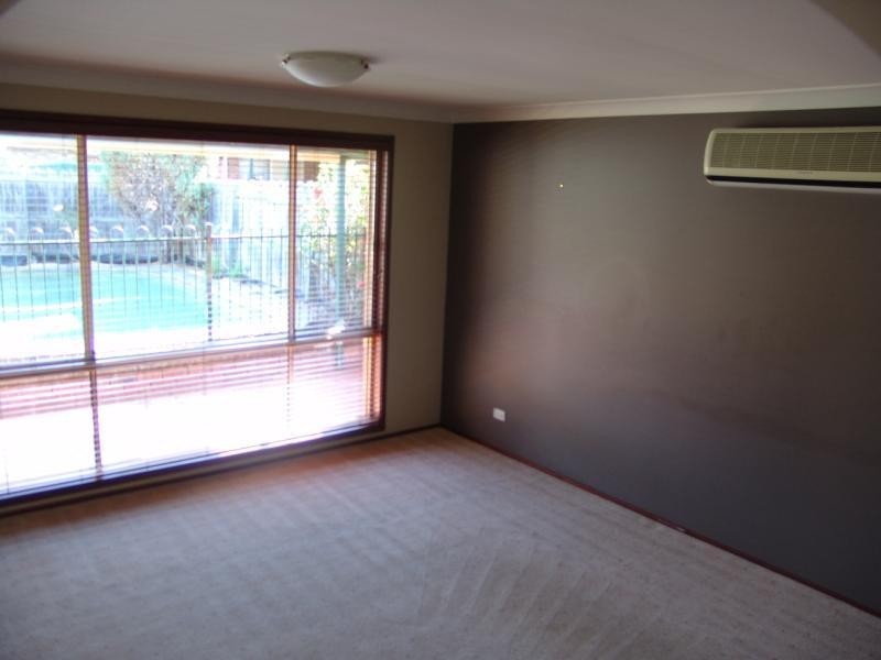 14 Esher Mews, Wattle Grove NSW 2173