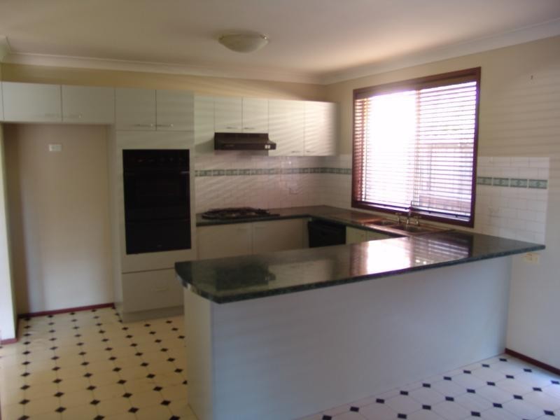 14 Esher Mews, Wattle Grove NSW 2173