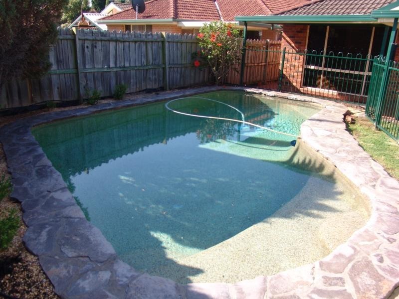 14 Esher Mews, Wattle Grove NSW 2173