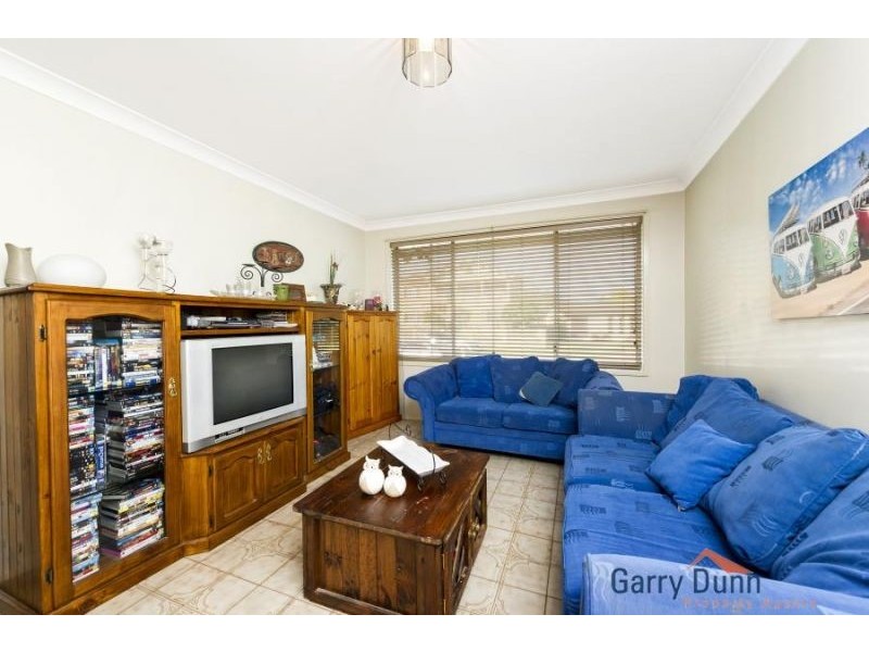 9 Renton Ave, Moorebank NSW 2170