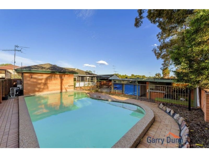 9 Renton Ave, Moorebank NSW 2170