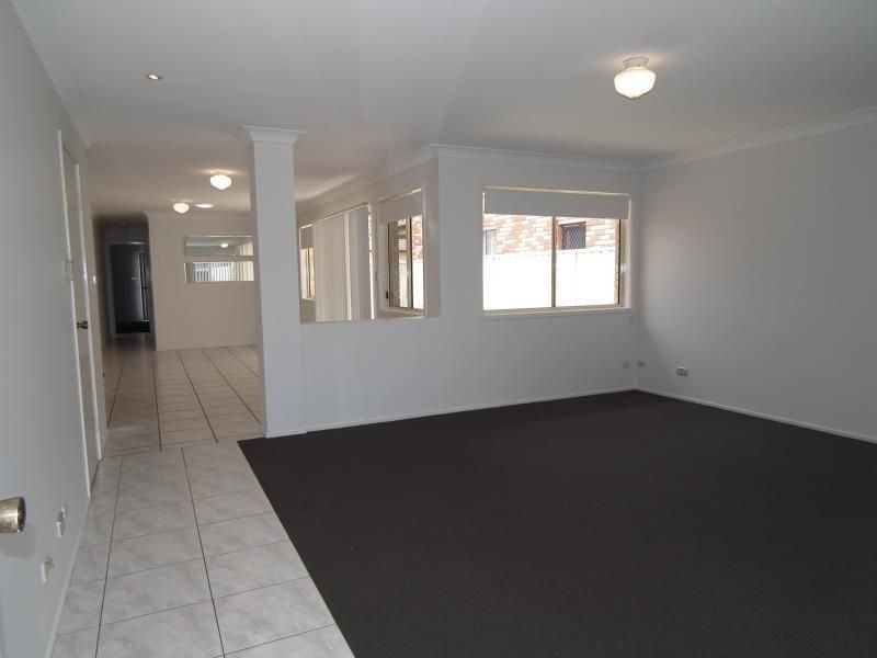 7 Chauvel Avenue, Wattle Grove NSW 2173