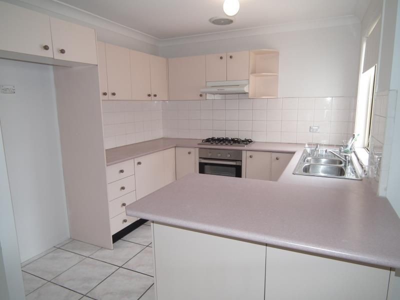 7 Chauvel Avenue, Wattle Grove NSW 2173