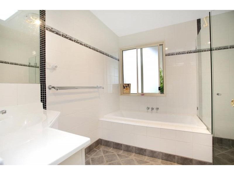 10 Brunei Cres, Holsworthy NSW 2173