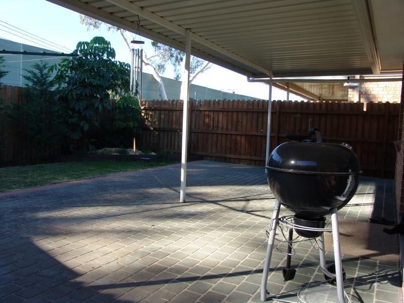 31 Wombeyan Court, Wattle Grove NSW 2173