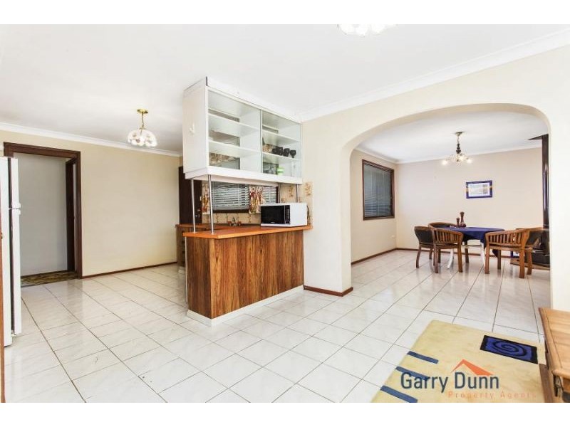 6 O’Connell Close, Lurnea NSW 2170