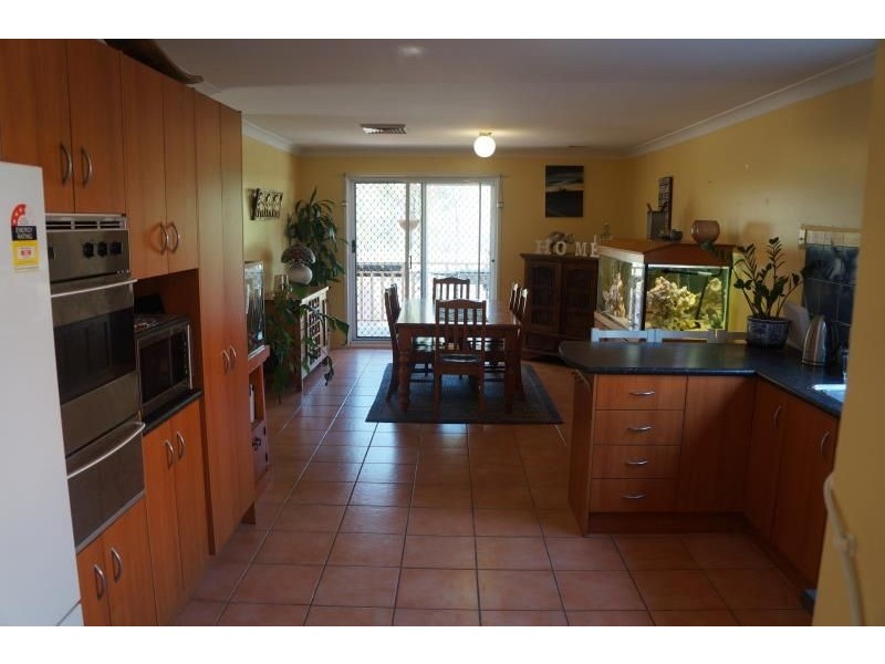 6 Mariala Court, Wattle Grove NSW 2173