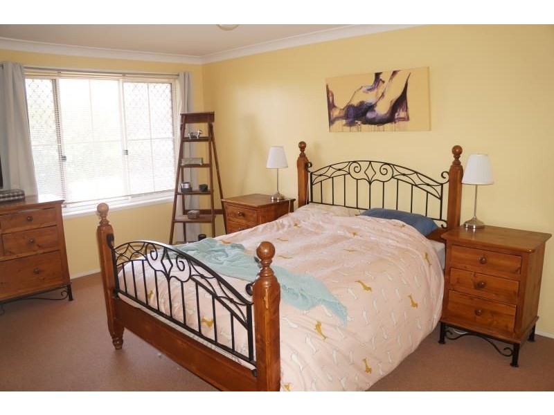 6 Mariala Court, Wattle Grove NSW 2173