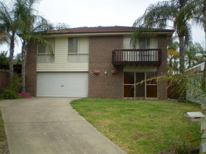 3 Newham Place, Chipping Norton NSW 2170