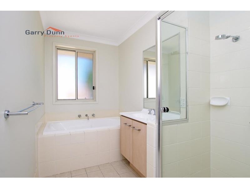 2 Margate Avenue, Holsworthy NSW 2173