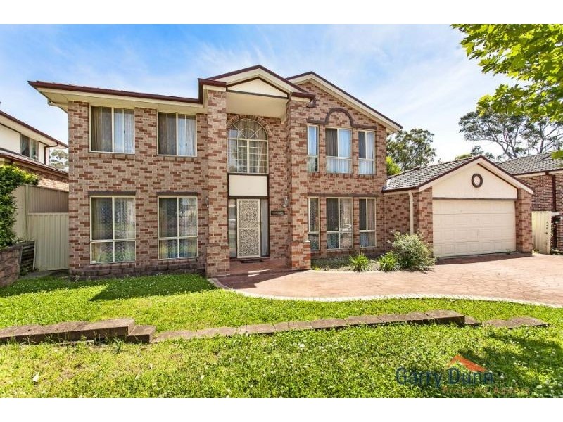 6 Whiteley Close, Casula NSW 2170