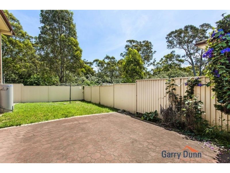 6 Whiteley Close, Casula NSW 2170