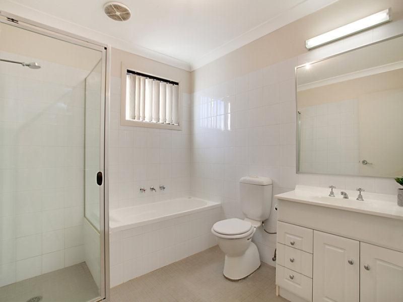 16 Wingate Avenue, West Hoxton NSW 2171