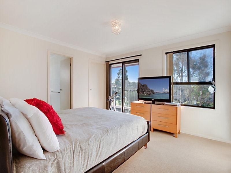 16 Wingate Avenue, West Hoxton NSW 2171