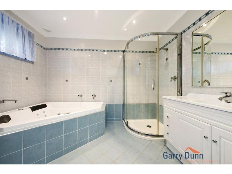 2 Levy Close, Hammondville NSW 2170