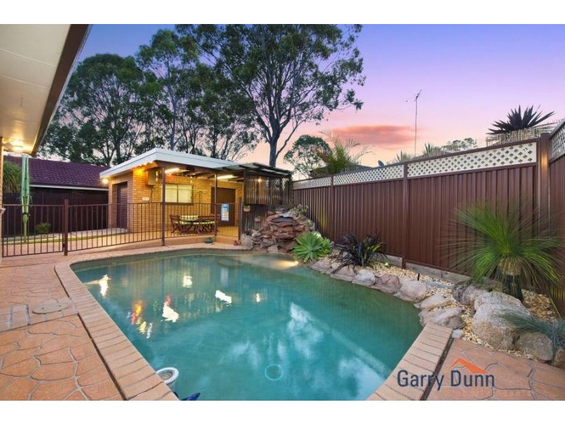 2 Levy Close, Hammondville NSW 2170