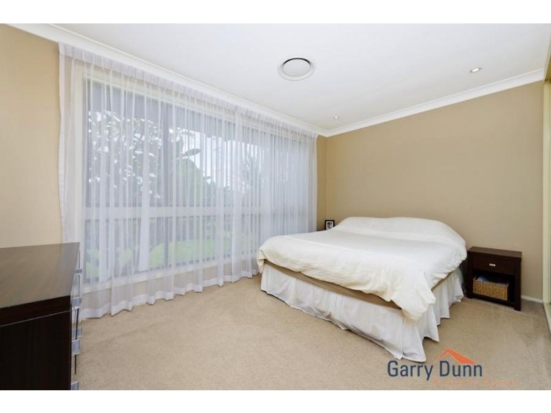 8 Spicer Ave, Hammondville NSW 2170