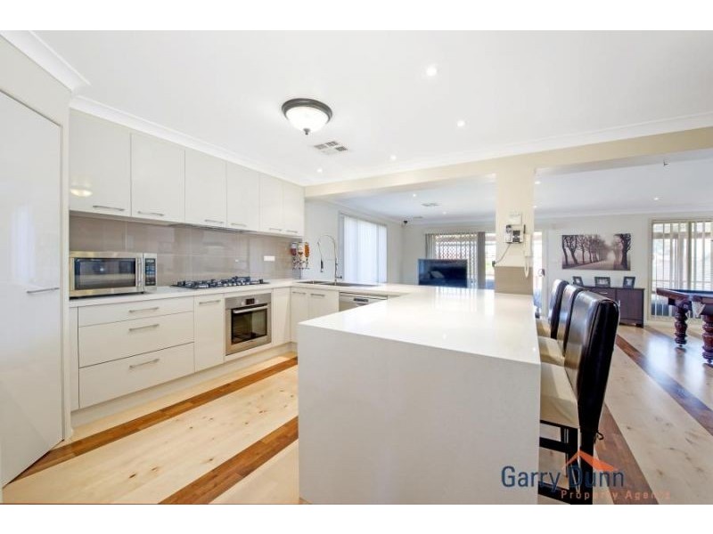 16 Edrom Place, Prestons NSW 2170