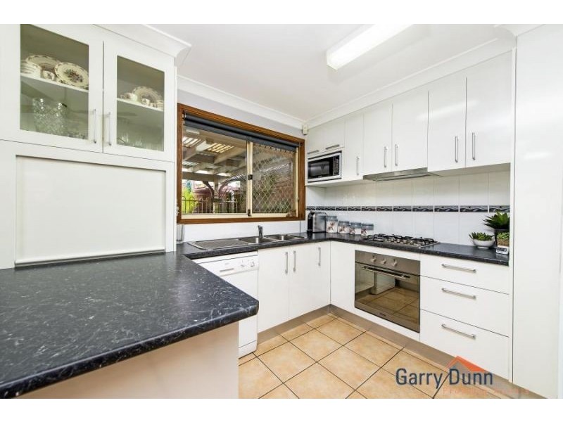 2 Eumung Crt, Wattle Grove NSW 2173