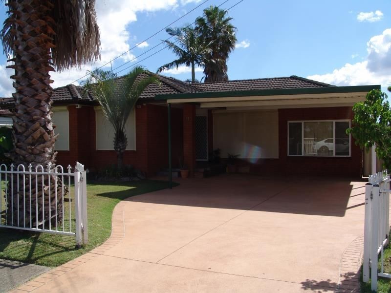 9 Sligar Avenue, Hammondville NSW 2170