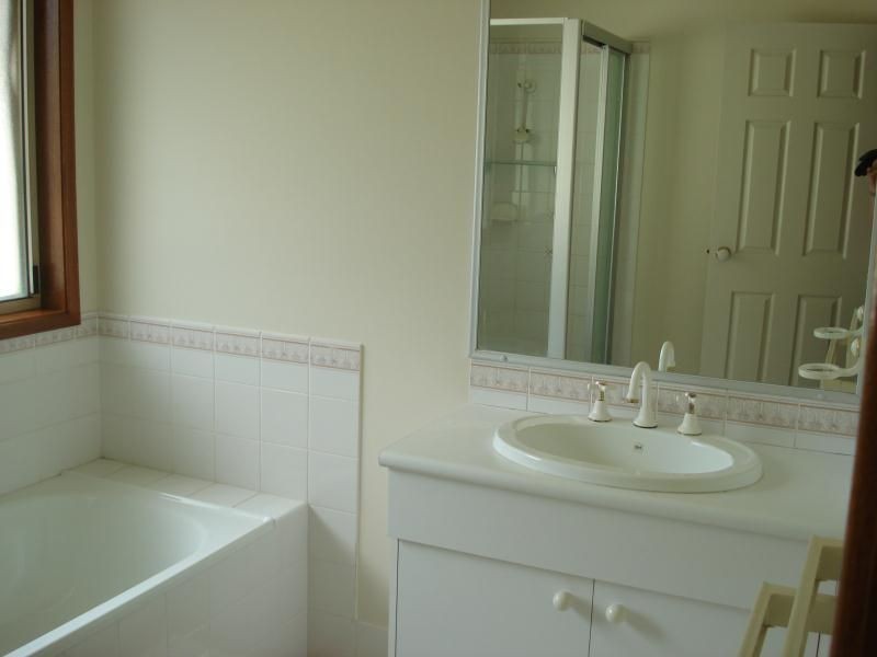 17 Slessor Place, Casula NSW 2170