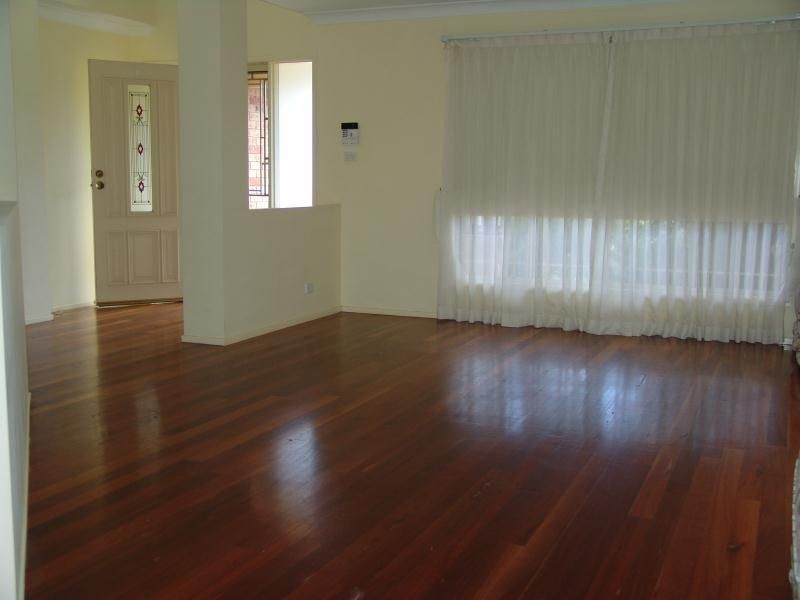 9 Angophora Court, Voyager Point NSW 2172