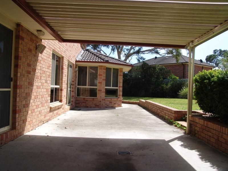 9 Angophora Court, Voyager Point NSW 2172