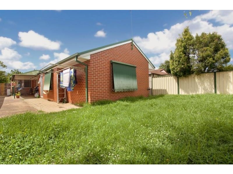 Wattle Grove NSW 2173
