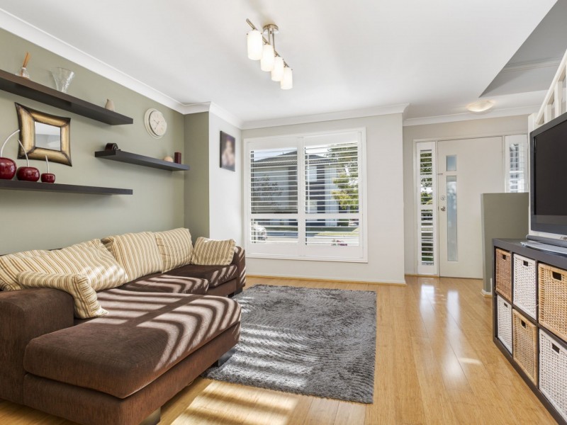 1 Whitfield Pde, Hammondville NSW 2170