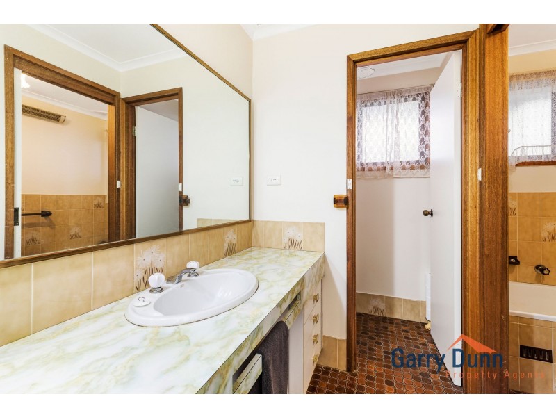 17 Malinya Crescent, Moorebank NSW 2170