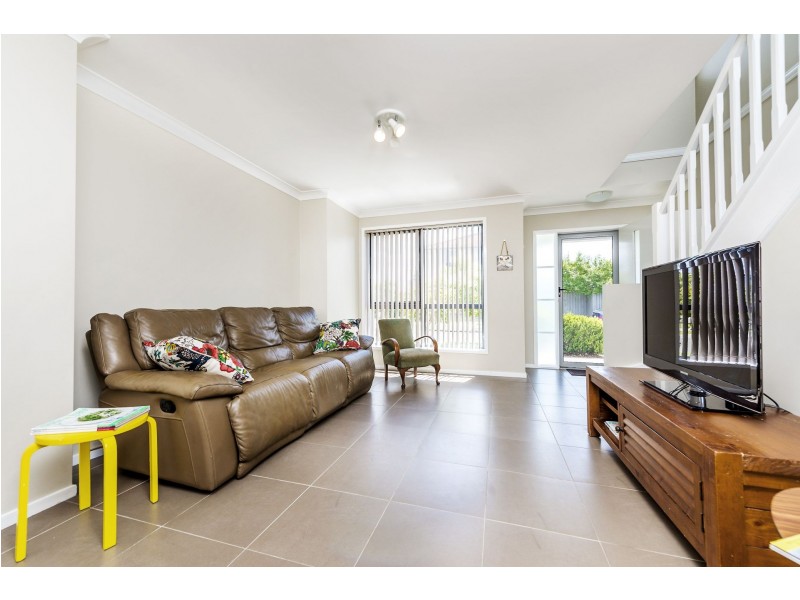 5 Whitfield Parade, Hammondville NSW 2170