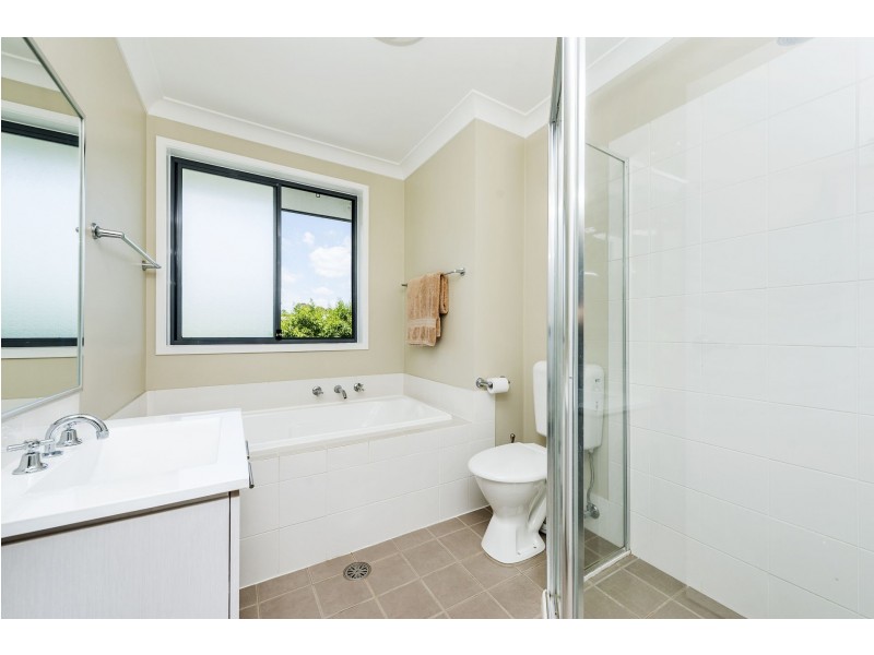 5 Whitfield Parade, Hammondville NSW 2170