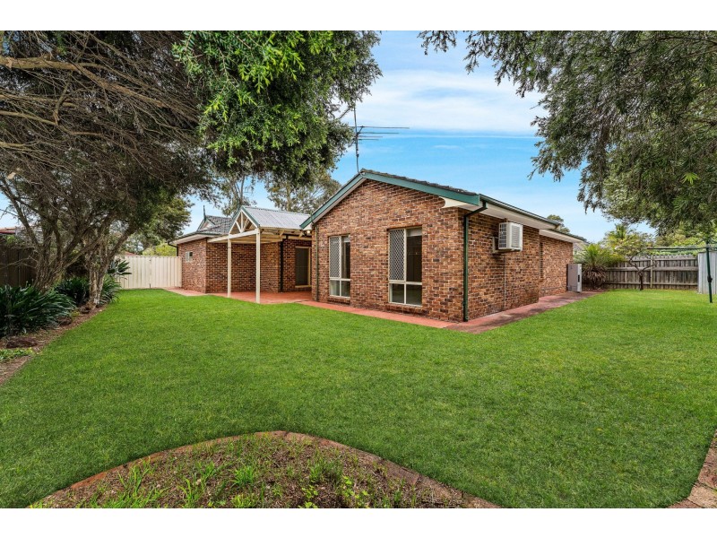 120 Daintree Drive, Wattle Grove NSW 2173