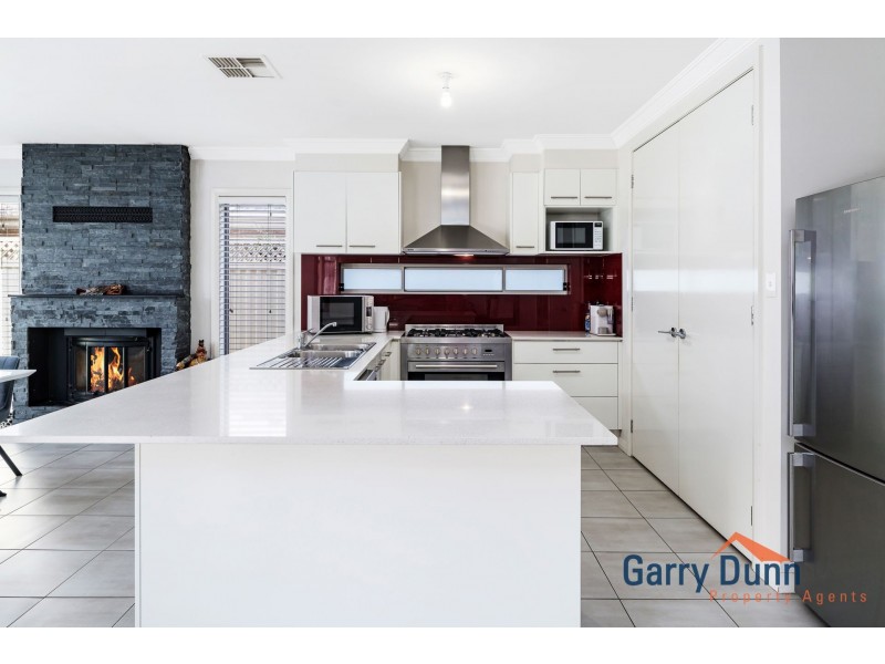 5 McKinnon Close, Holsworthy NSW 2173