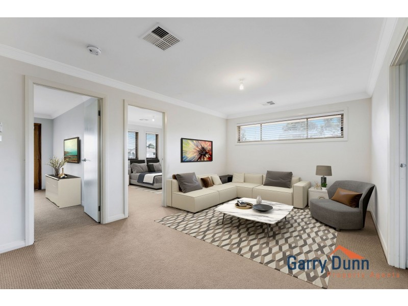 5 McKinnon Close, Holsworthy NSW 2173