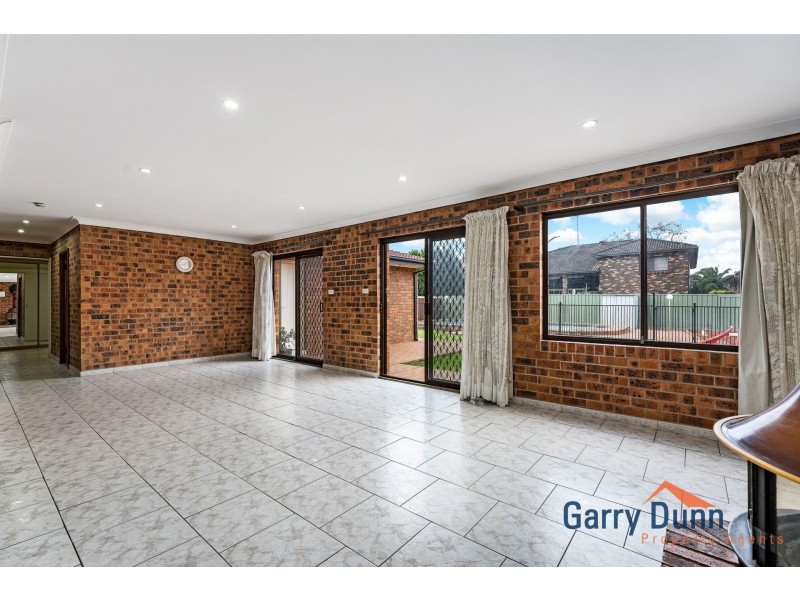 71 Ascot Drive, Chipping Norton NSW 2170