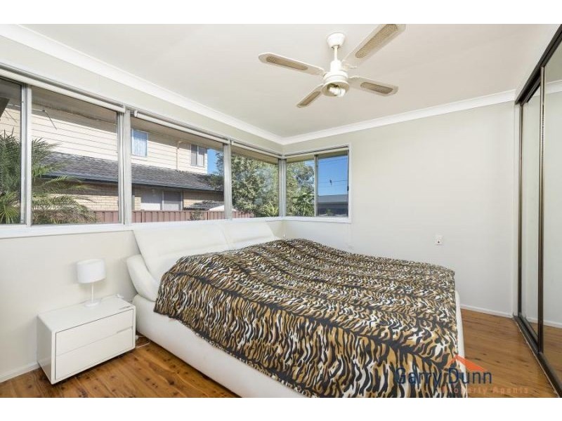 5 Spicer Ave, Hammondville NSW 2170