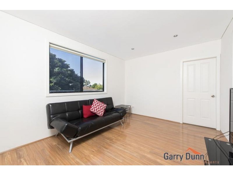 5 Spicer Ave, Hammondville NSW 2170