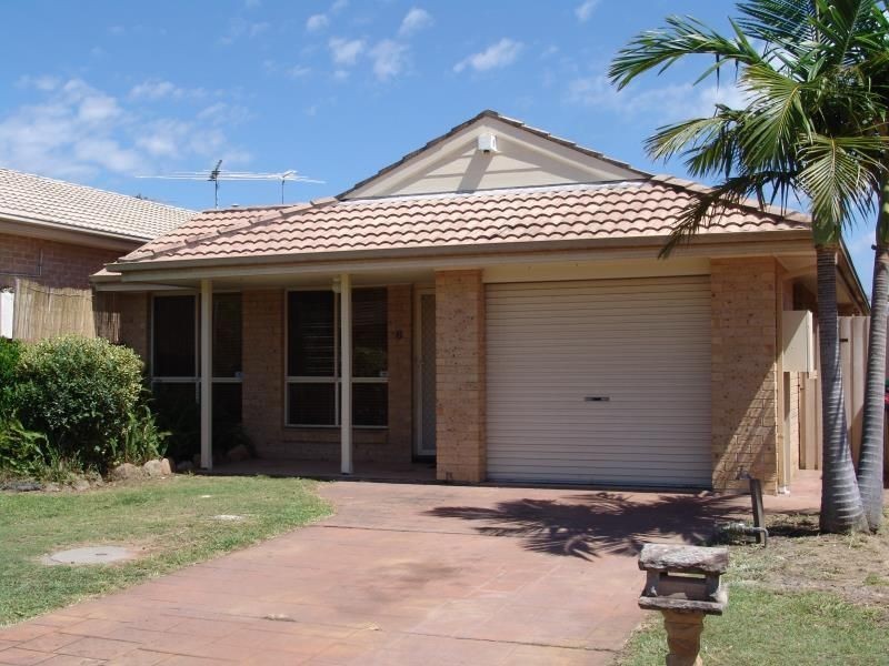 6 Alexandrina Court, Wattle Grove NSW 2173