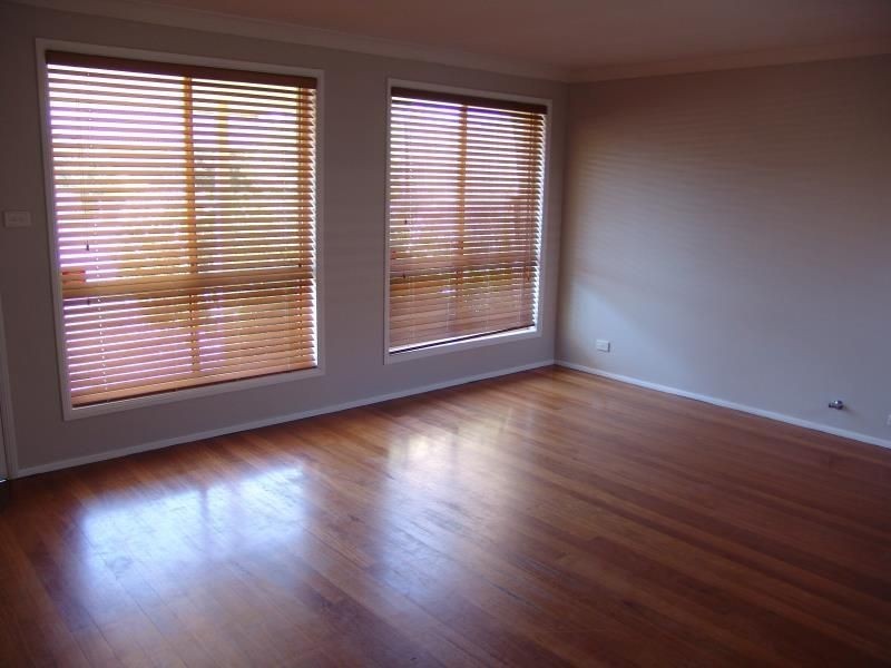 6 Alexandrina Court, Wattle Grove NSW 2173