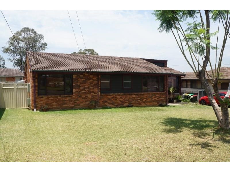 18 Wilkes Ave, Moorebank NSW 2170