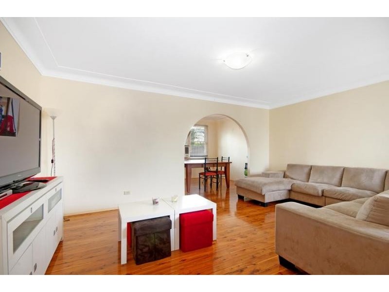 2 Munroe Pl, Hammondville NSW 2170