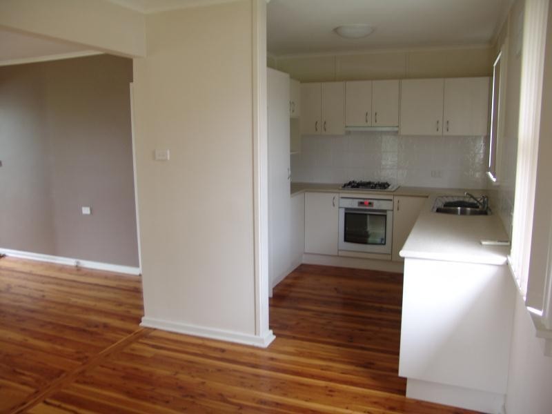 11 Dunrossil Avenue, Casula NSW 2170