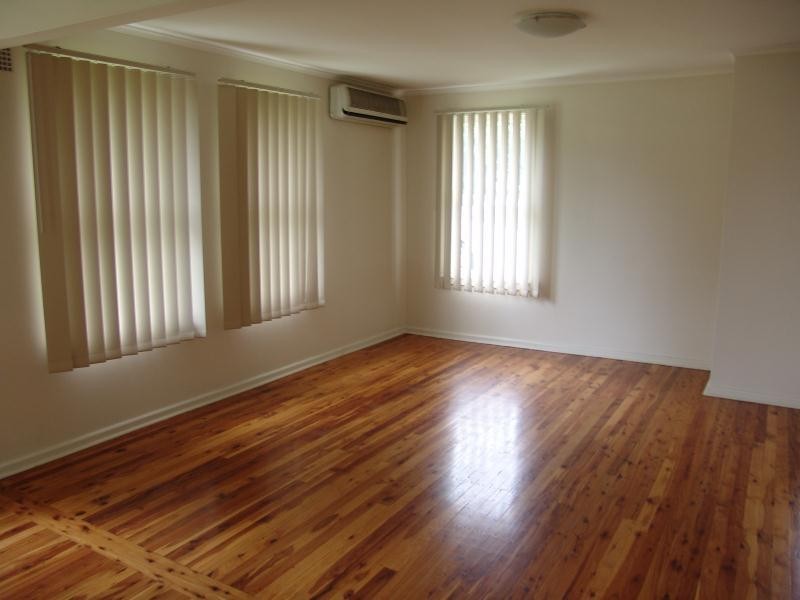 11 Dunrossil Avenue, Casula NSW 2170