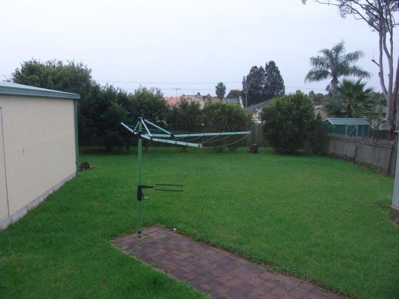 11 Dunrossil Avenue, Casula NSW 2170