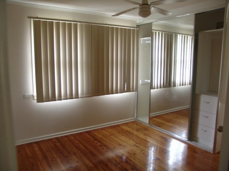 11 Dunrossil Avenue, Casula NSW 2170