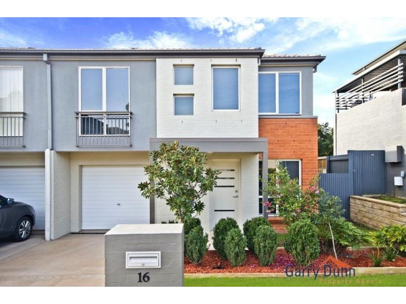 16 Margate Ave, Holsworthy NSW 2173